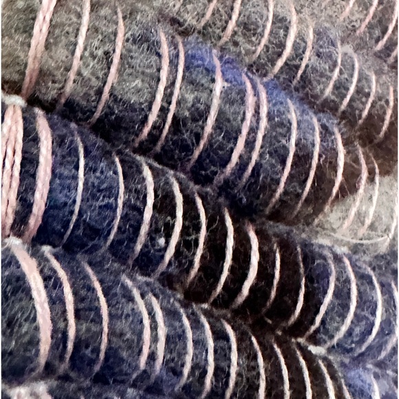 Vintage Peruvian Wool Tapestry Hand Woven Village Scene. - Picture 4 of 4